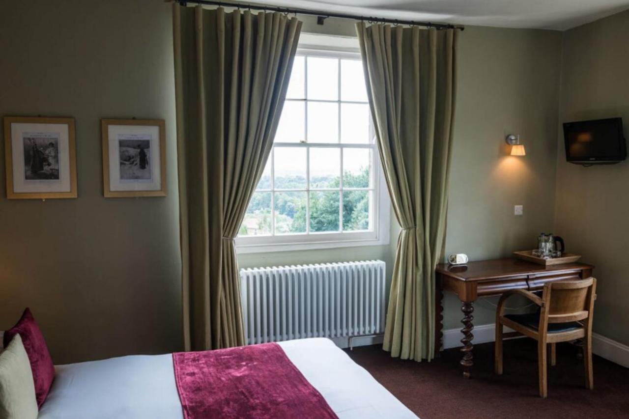 The Castle Inn Bradford-On-Avon Екстериор снимка