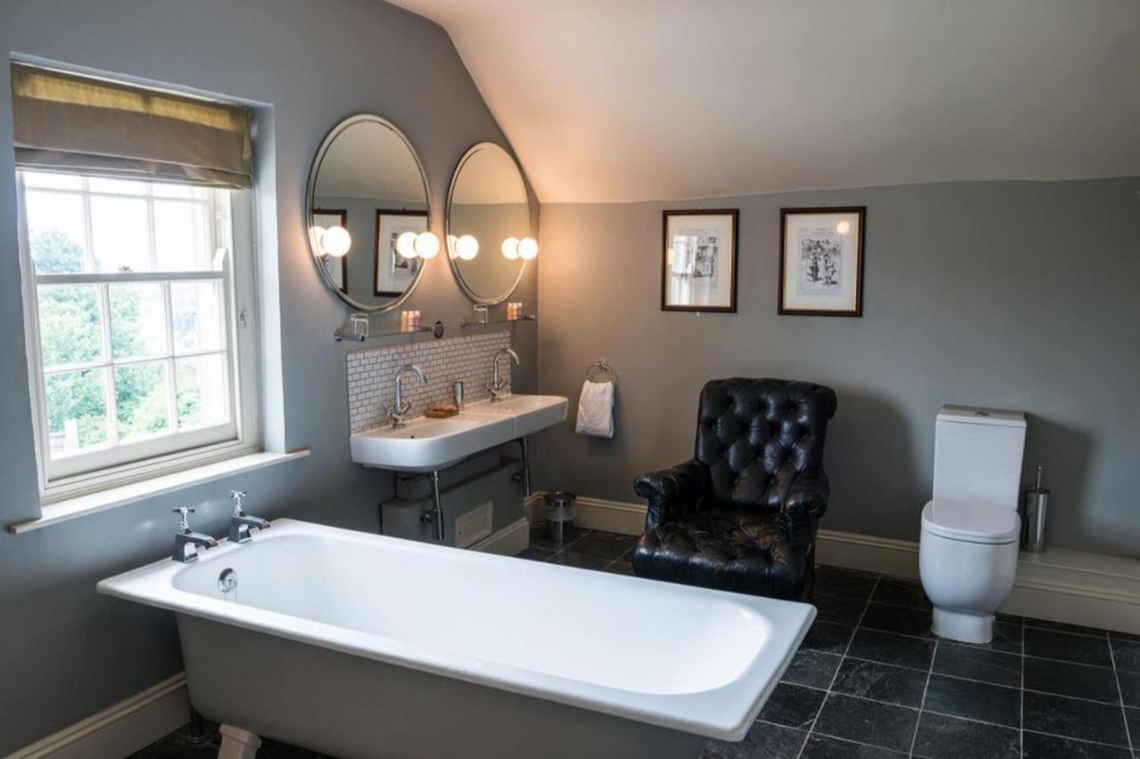 The Castle Inn Bradford-On-Avon Екстериор снимка
