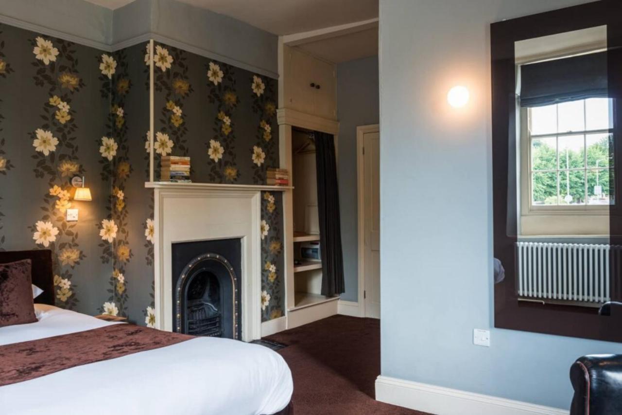 The Castle Inn Bradford-On-Avon Екстериор снимка